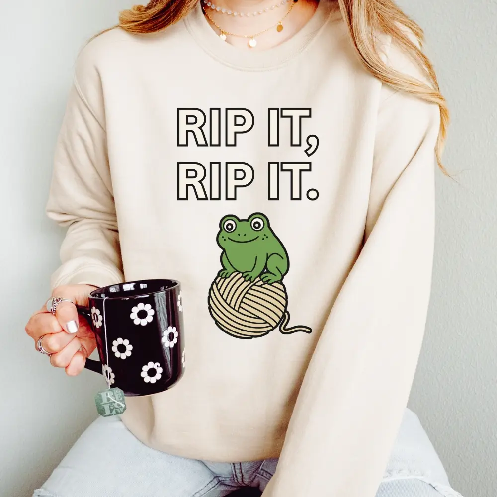 Frog Yarn Ball Sweatshirt, Rip it Rip it Funny Crewneck Jumper, Unisex Sweater, Gift for Knitters, Cute Animal Graphic Pullover, Cozy Top