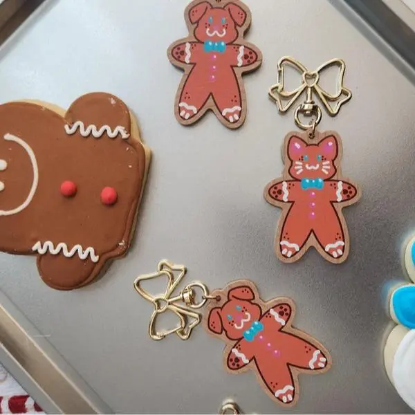 B-GRADE Gingerbread Dog & Cat Wooden Keychain || Cat Charm, Wooden Dog Charm, Wooden Keychain, Cat Keychain, Cute Dog, Cute Wooden Keychain