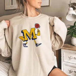 Michigan Inspired Basketball sweatshirt, Retro College Varsity Sports Tee, Vintage Athletic Streetwear