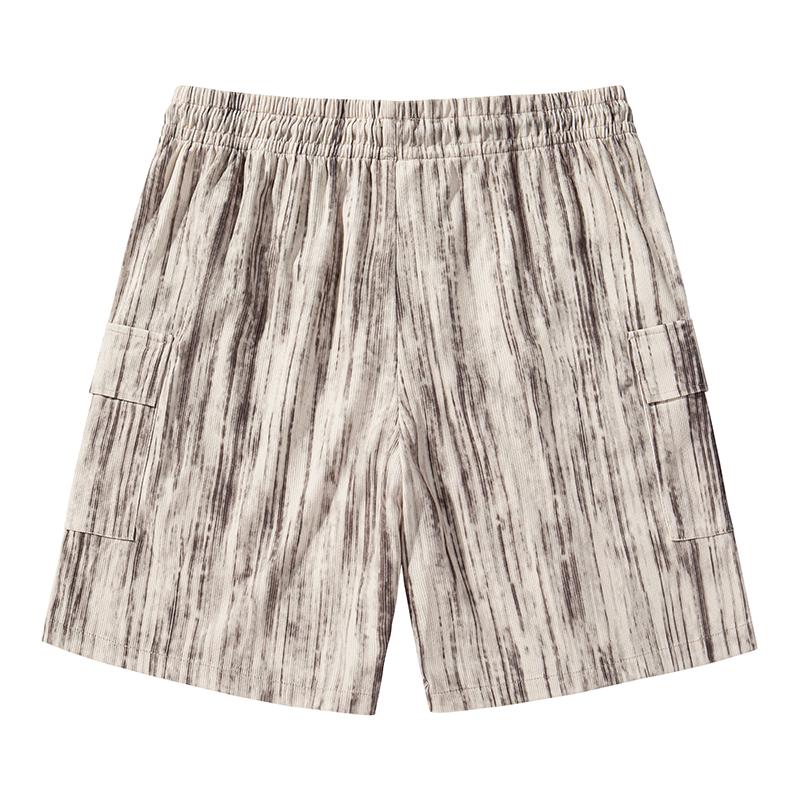 Men’s casual shorts—loose and comfortable, versatile design featuring a trademark graphic, elastic waistband with drawstring, American retro style, suitable for all seasons, ideal for outdoor leisure activities.