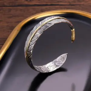 Adjustable Feather Bracelet – Retro Creative Design, Unisex Hip-Hop Jewelry