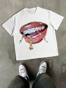 Men's Loose-Fitting Casual T-Shirt with Lip Necklace Print, Trendy Street Style for Year-Round Wear, Unisex Summer Fashion, Casual Streetwear Top