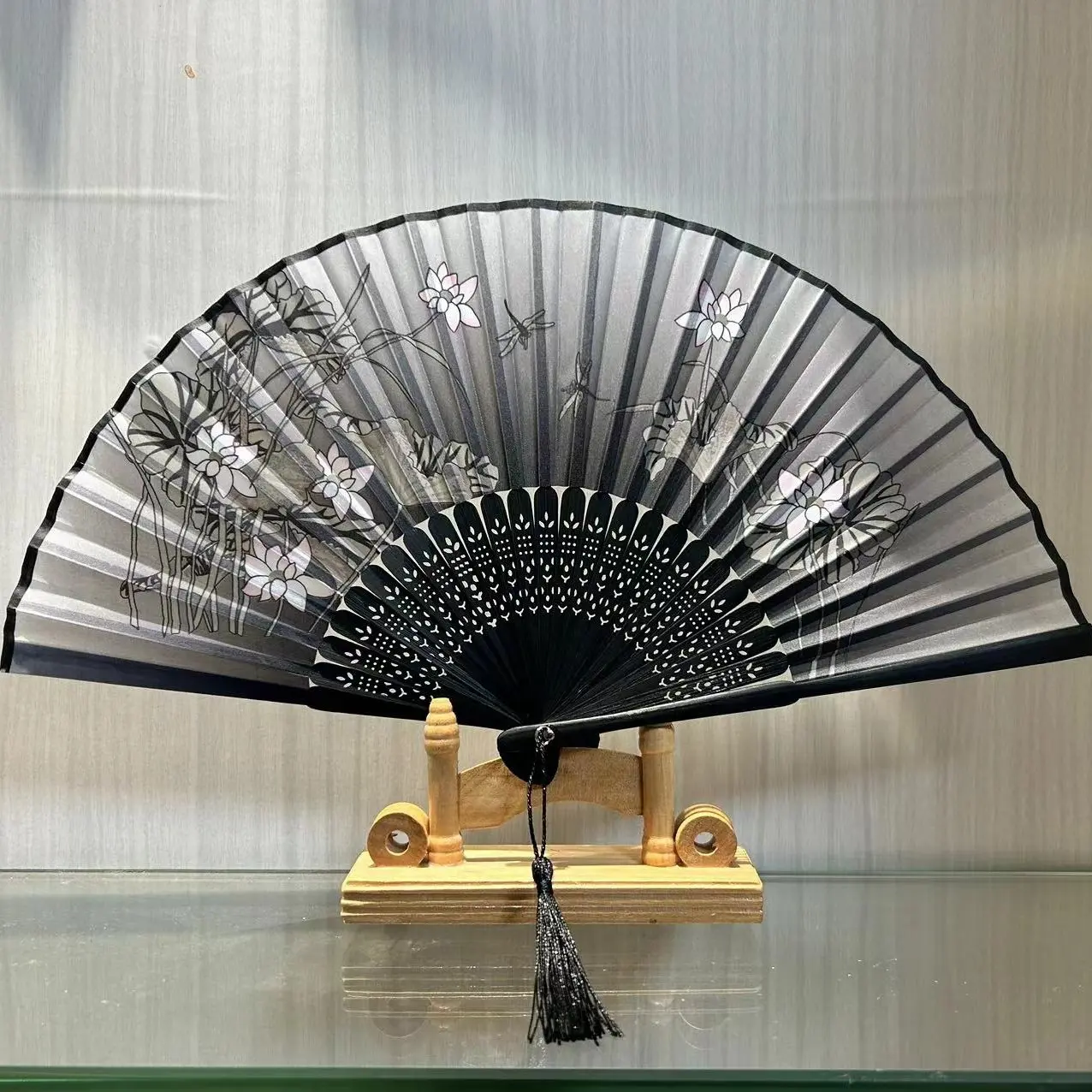 Elegant Bamboo Folding Hand Fan, Perfect for Hanfu Dance and Party Performances, Stylish Summer Accessory for Coolness, Folding Fans