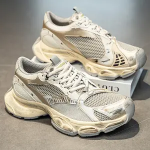 New Korean style fashionable sports dad shoes with non slip soles and comfortable interiors, suitable for outdoor hiking.Stylish, comfortable. trendy casual sneaker