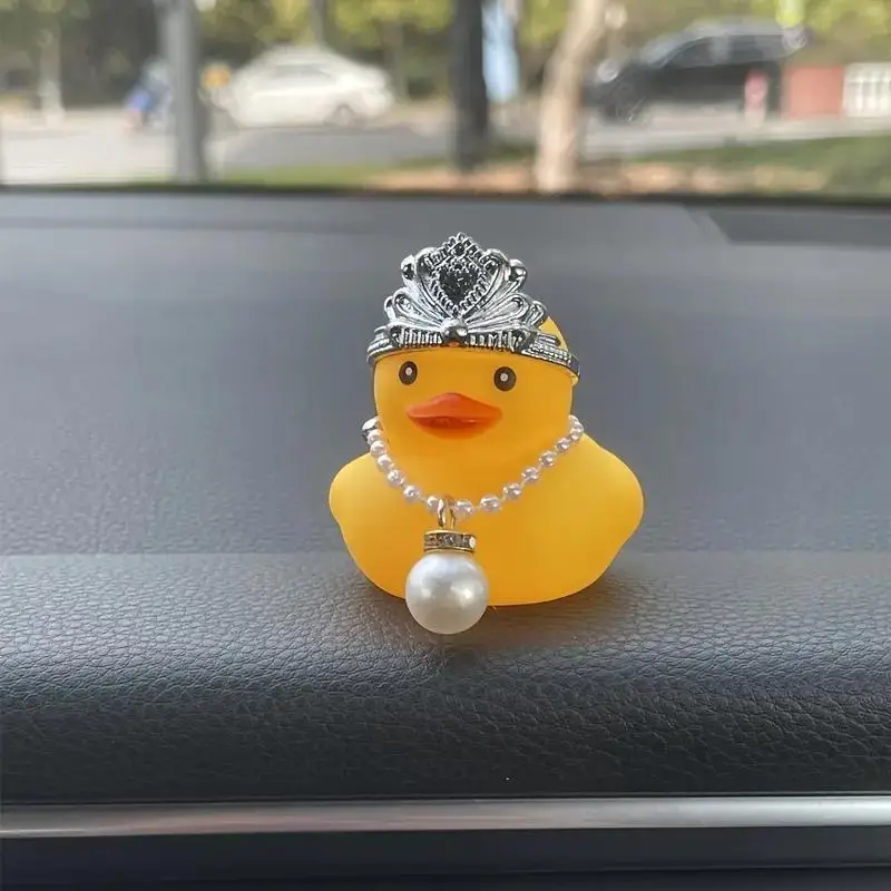 Adorable Cartoon Duck Car Ornament, Cute Animal Design Car Decoration, Home and Office Desktop Decoration, Cute Car Accessories for Women & Girls As G