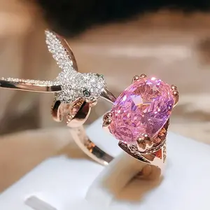 An exaggerated, exquisite and elegant high-end bird lady ring.