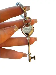 Heart Key Bag Charm Pendants, Engraved Silver & Gold Bag Chain Charms, Minimalist Metal Bag Decoration Keychain, Romantic Love Token Bag Pendant for Tote & Backpack, Ideal for Couples & Loved Ones as a Sweet Gift, Bag Accessory