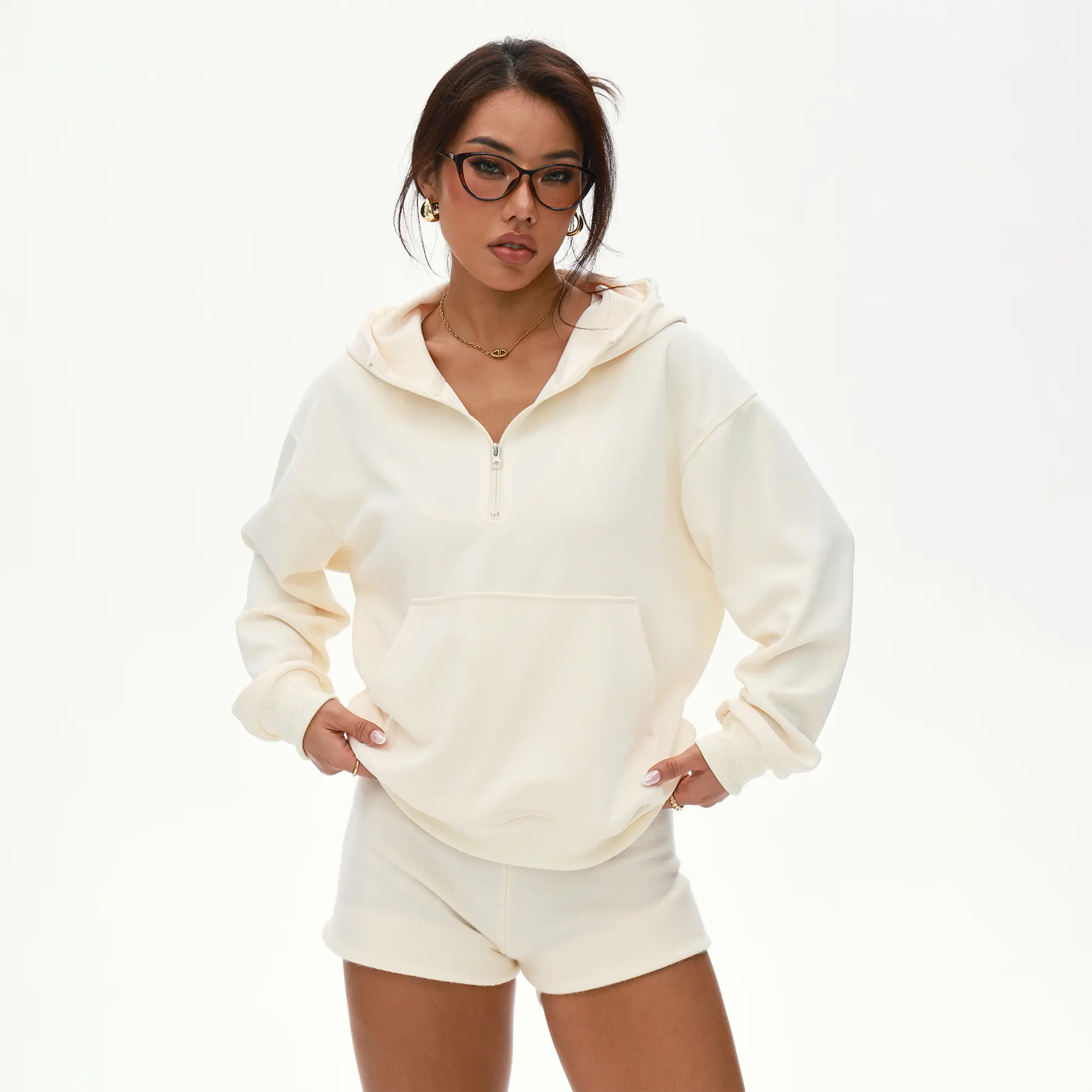 akimbo hoodie midsize - TikTok Shop