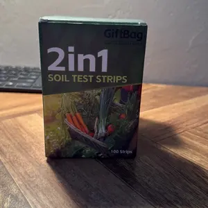 GiftBag 2in1 Soil Test Strips - 100 Strips for Gardening & Plant Health Analysis