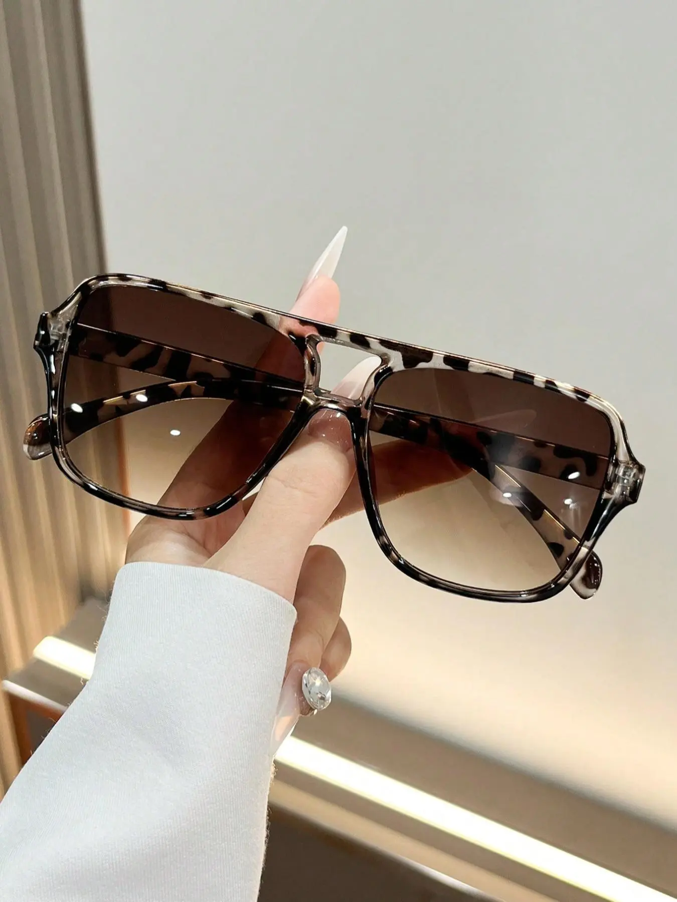 Unisex Vintage Trendy Leopard Pattern Glasses, Retro Y2K Style Large Frames Glasses for Everyday Use, Fashion Accessories for Outdoor Activities, Decorative Glasses