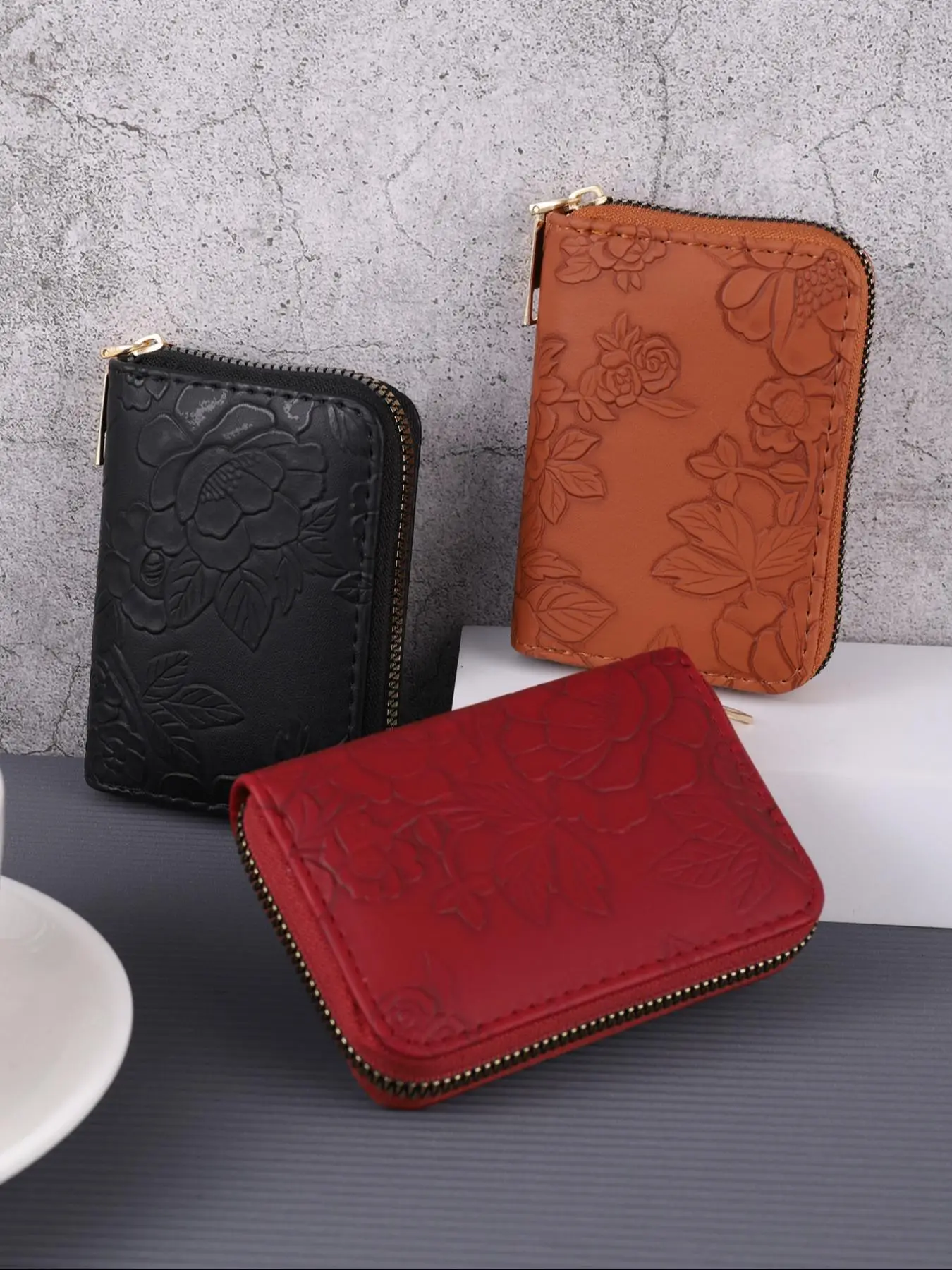 Women's Floral Embossed Zipper Short Wallet, 2025 New Style Large Capacity Multi Card Slot Card Bag, Portable Coin Purse for Daily Used