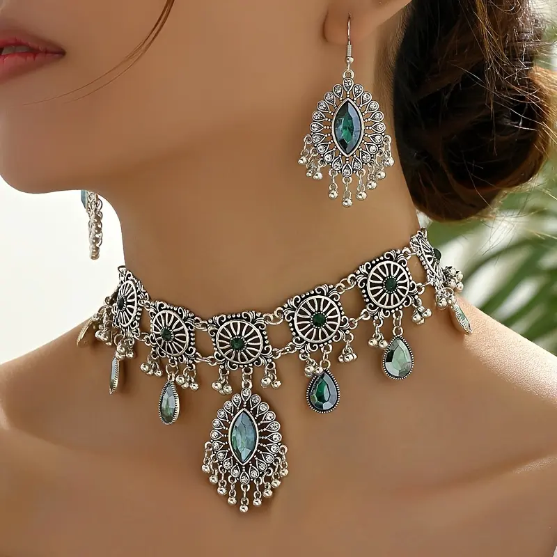 3 Pieces/Set Charming Vintage Floral Gemstone Jewelry Set – Dazzling Pendant Earrings and Necklace – Ethnic Style – A Perfect Gift for Women on Eid or Any Special Occasions
