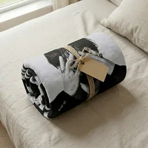 Boy MusicTheme Flannel Blanket - 2D Flat Soft, Lightweight, Suitable for Bedrooms, Holiday Decorations, and All Seasons - Ideal for Beds, Sofas, Offices, Camping