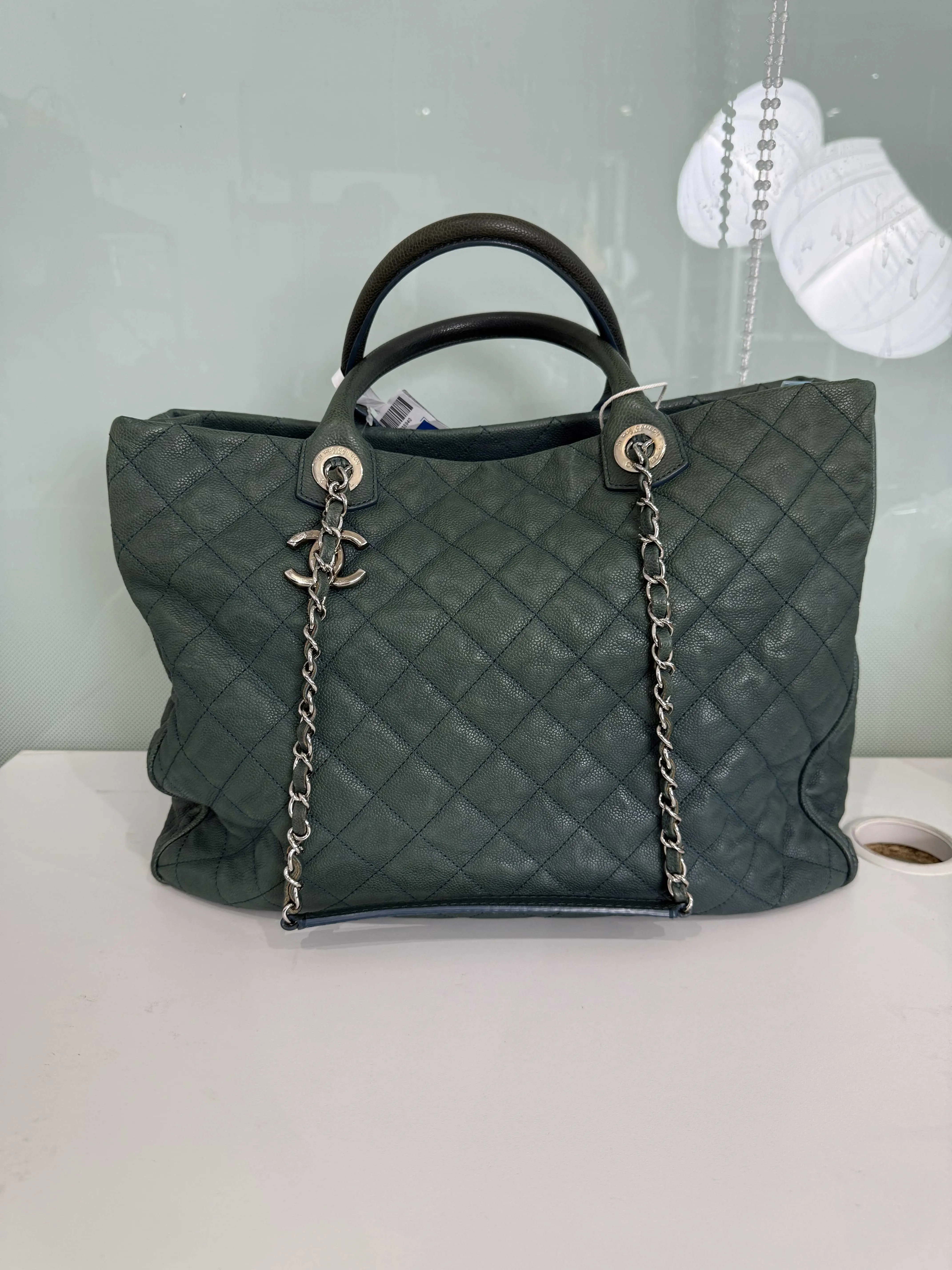 Pre-owned CHANEL Dark Green Quilted Leather Shopping Tote with Silver Tone Chain & CC Accents