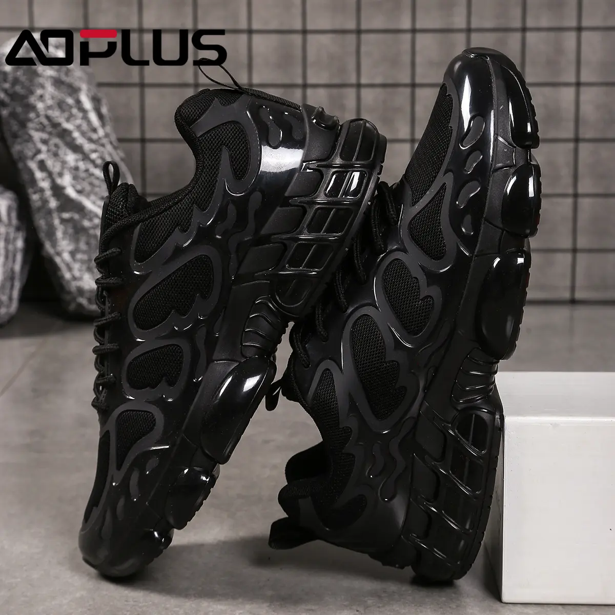 Men's classic casual sports shoes, fashionable and versatile, durable and practical, suitable for all seasons. They are the must-have choice for outdoor activities.