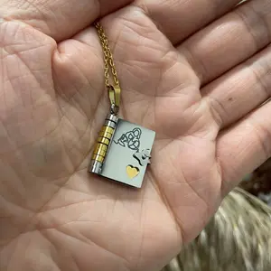 Book Necklace for Granddaughter/ Grandson/Mom (English & Spanish), Perfect Gift for Birthday/ Mother's Day, Meaningful Jewelry of Love, Book-shaped Pendant with a Flip-page Design, Exquisitely Crafted from Rust-proof 316 Titanium Steel, SummerVibes