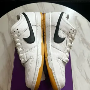 Nike SB Dunk Low Pro White/Black-White Size 9.5