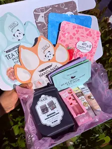 Self Care + Lippies 🧖🏽‍♀️ Box (12 Pieces)