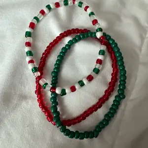 Christmas seed bead bracelets