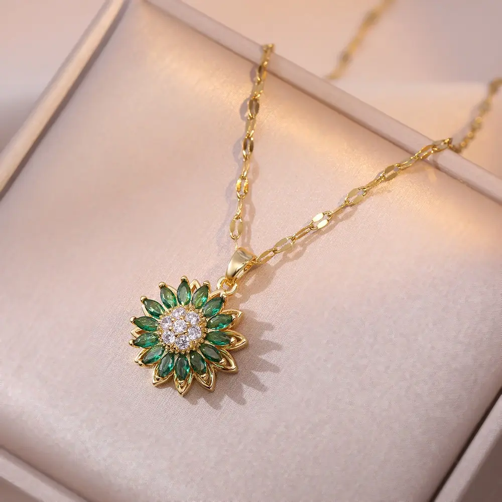 X2453 Green Necklace