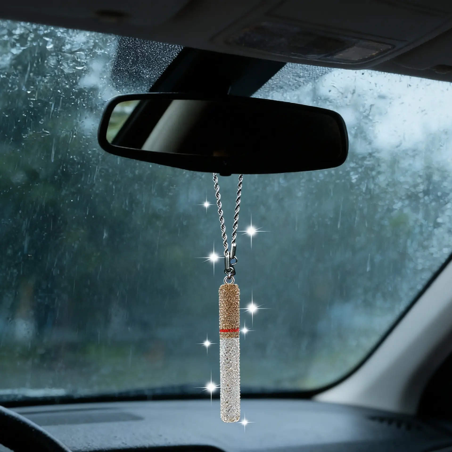 Diamond-Encrusted Style Car Keychain, Sparkling Diamond Luxury Rearview Mirror Ornament, Women's Car Interior Decoration Accessory, Car Interior Accessories, Car Hanging Decoration