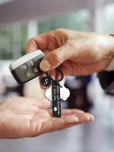 Valentine's Day Keychain Gift for Boyfriend, Includes 'i Love You' Text and 26 Alphabet Initials, Perfect Romantic Present