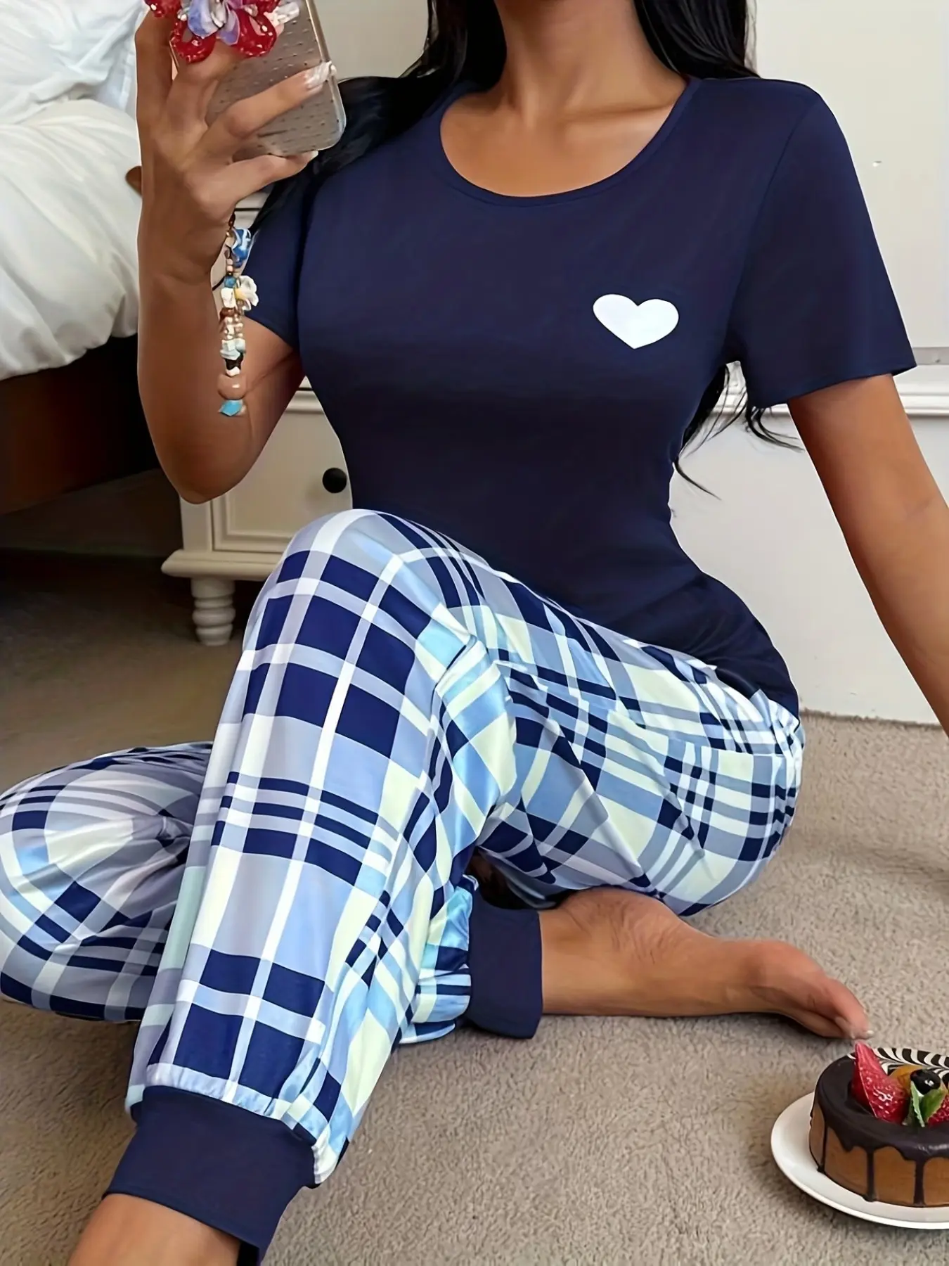 Women's Heart Pattern Tee & Plaid Pants Sleepwear Set, Comfortable Home Wear, Fashionable Daily Night Use, 2-Piece Loungewear, Pajama Set