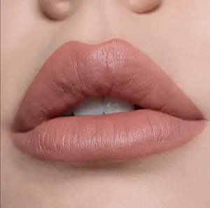 I DO LIPSTICK - A creamy pigmented nude,