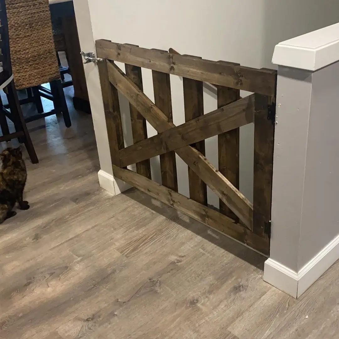 Wood baby gate / pet gate Wood baby gate / pet gate