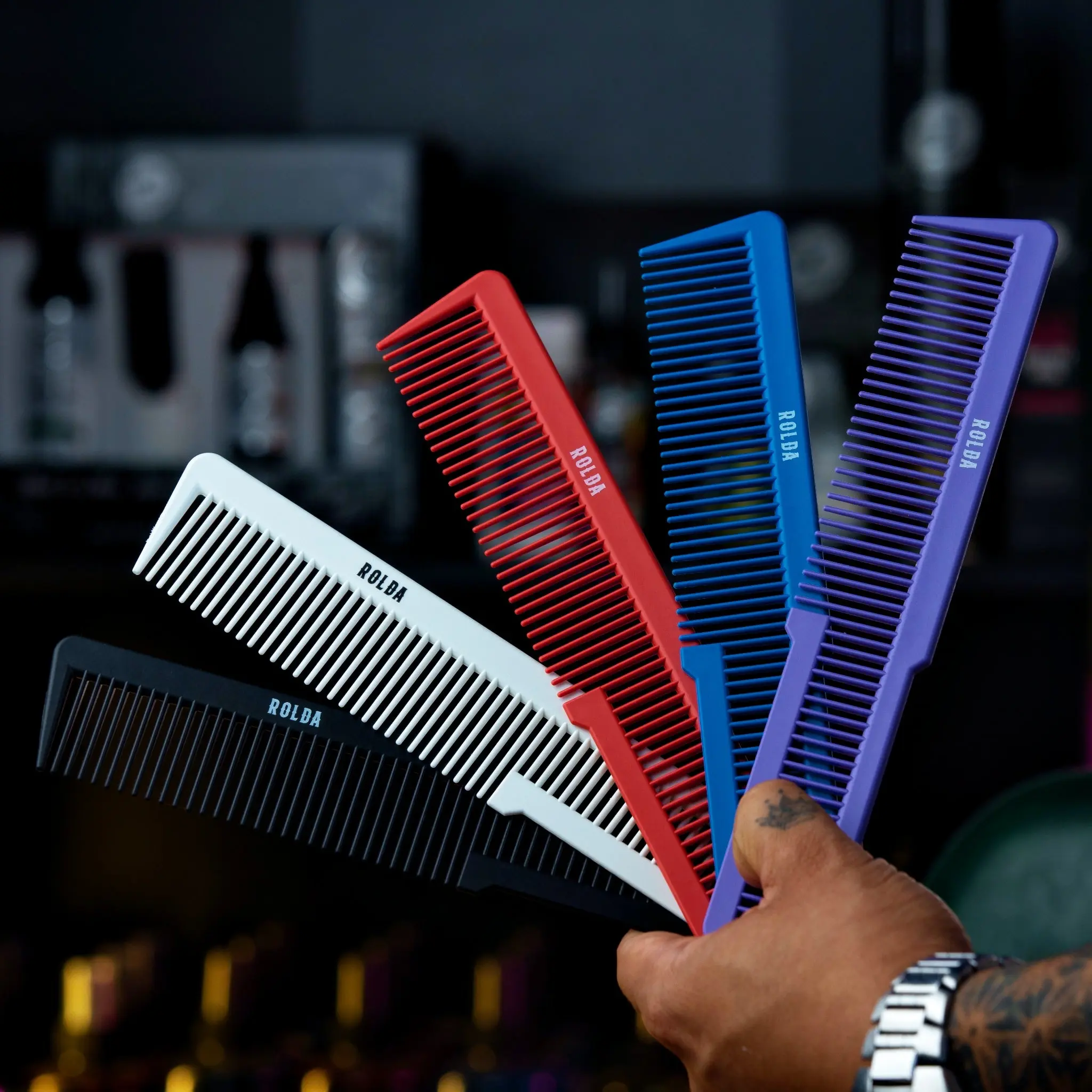 Rolda - Men's Carbon-Fiber Hair Cutting Comb | Carbon Fiber Comb, Light Weight, 8-inch salon barber Haircare Lightweight, stylist