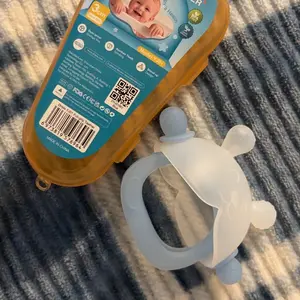 Dr.Isla Bunny Buddy Clear Frosted Silicone Teething Mittens - Easter Basket Stuffers for Baby, BPA Free, Drop-Proof Hand Protector for Babies 3M+, Food Grade & Multi-Textured - for Safe Exploration & a Peaceful Family Meal