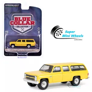 Greenlight 1:64 1987 Chevrolet Suburban K20 Custom Deluxe - Yellow - Diecast Model Car