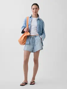 Gap Women's 3.5” UltraSoft Low Slung Easy Denim Shorts