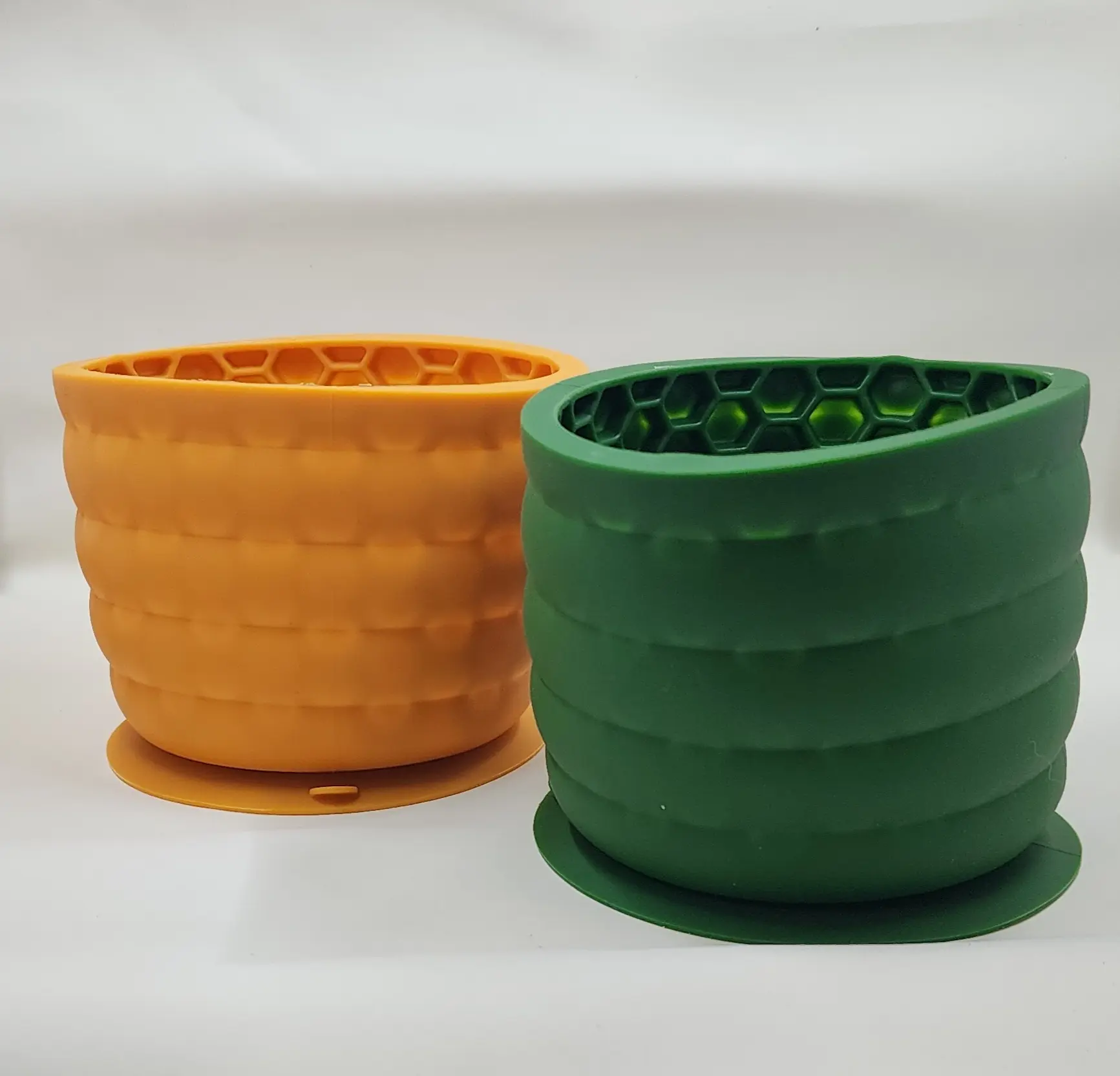 PetSafe Non-Slip Slow Feeder Lickibowl - Yellow & Green - Stable Design for Healthy Eating Habits - Medium/Large Size - No Chew Toy