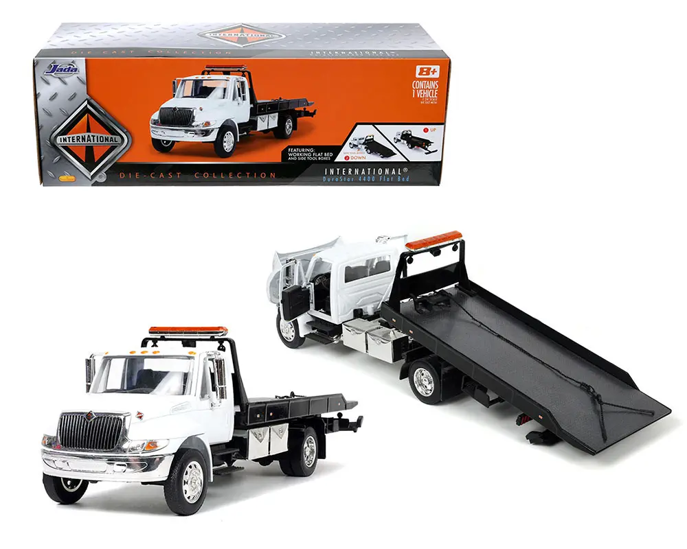 Jada 1:24 International Flatbed Tow Truck White Diecast Model Car