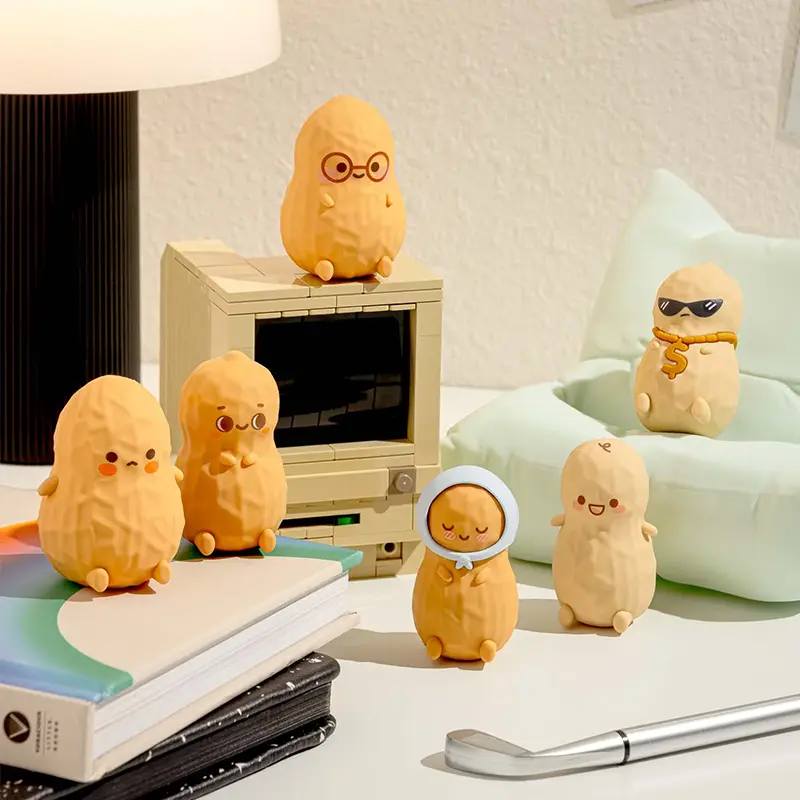 Smoko Peanut Familia Figure Blind Box