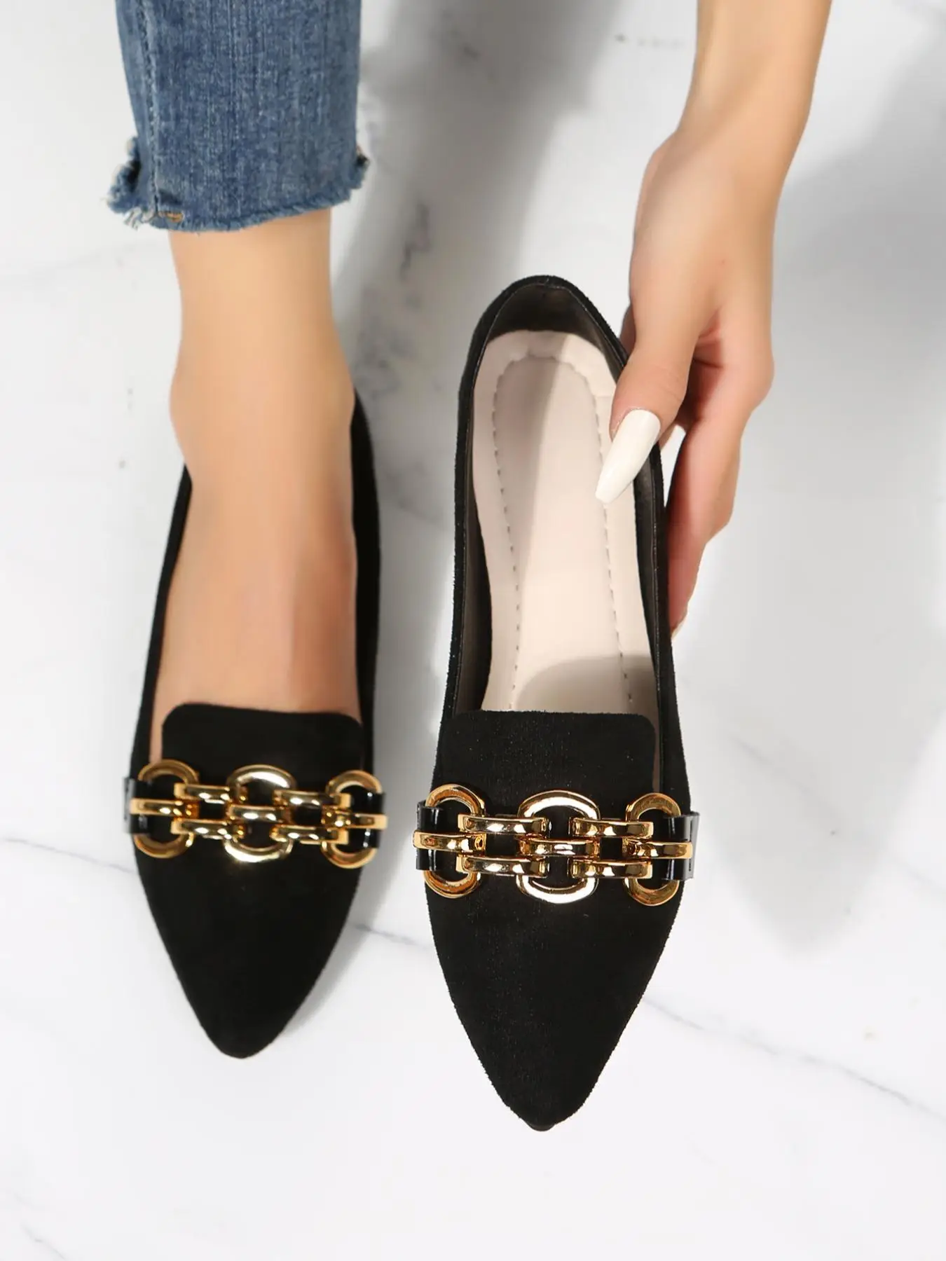 Women's Fashion Chain Decorated Slip on Flats, Casual Versatile Pointed Toe Flat Shoes for Daily Wear, Lightweight Breathable Comfortable Walking 2024