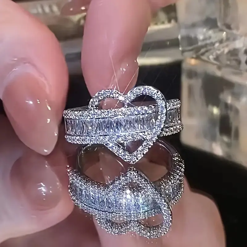Women's stylish heart-shaped ring, elegant cubic zirconia eternity ring, everyday jewelry ring for women.