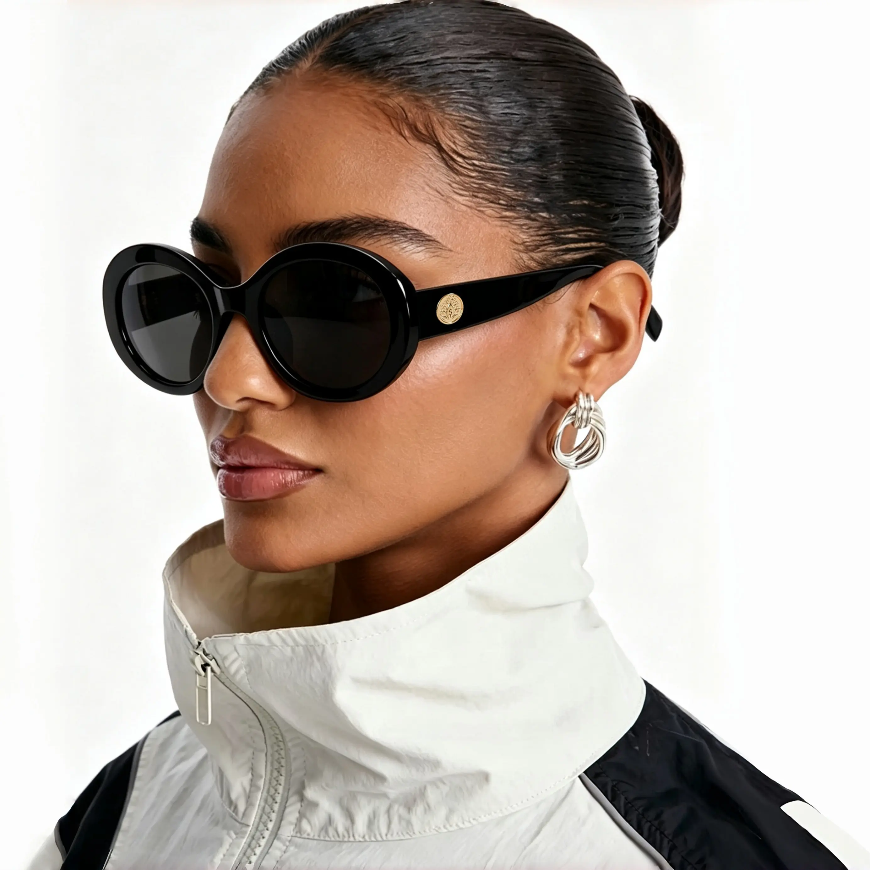 Women’s Oval Retro Sunglasses - Bold Chunky Frame with Embossed Gold Coin Temple Accents, Vintage Silhouette UV400 Protection Shades Perfect for Old Money Aesthetic and Timeless Chic Outfits Trendy Vintage Sunglasses