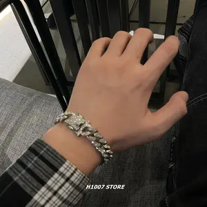 Electroplated Cuban chain bracelet – sturdy, durable, stylish, and classic, suitable for any occasion; vintage style, superior quality, and a long-lasting accessory.