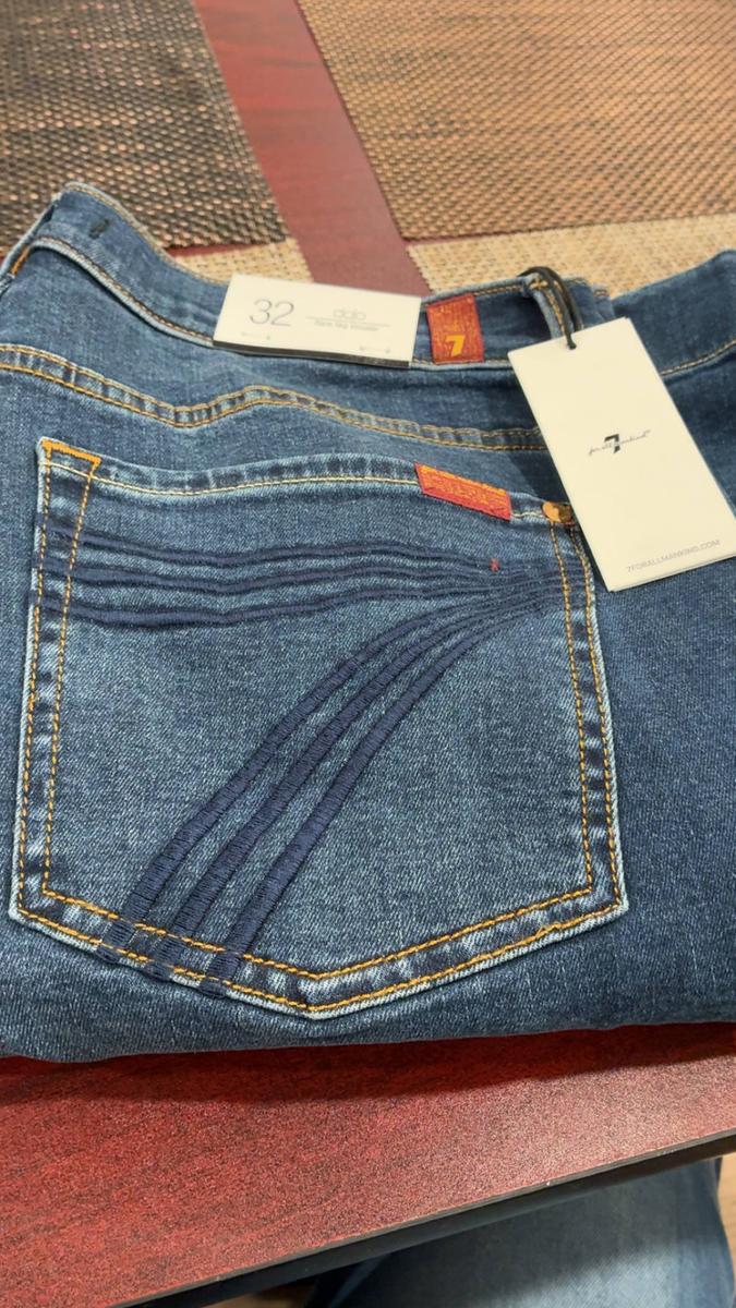 Item: Blue, 32W x 34L, 1