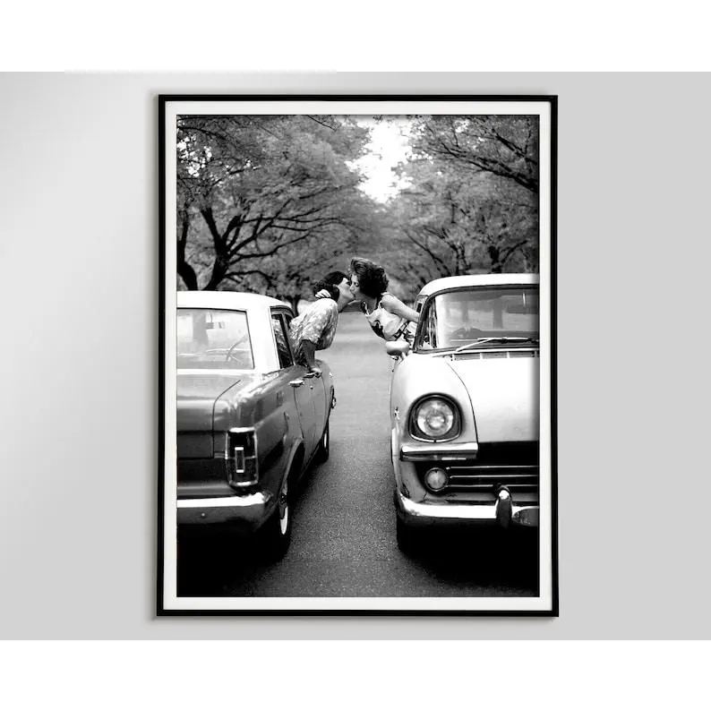 Vintage Black-and-White Lesbian Graphic Print Poster, Artistic LGBT Home Decor Wall Decoration Supply