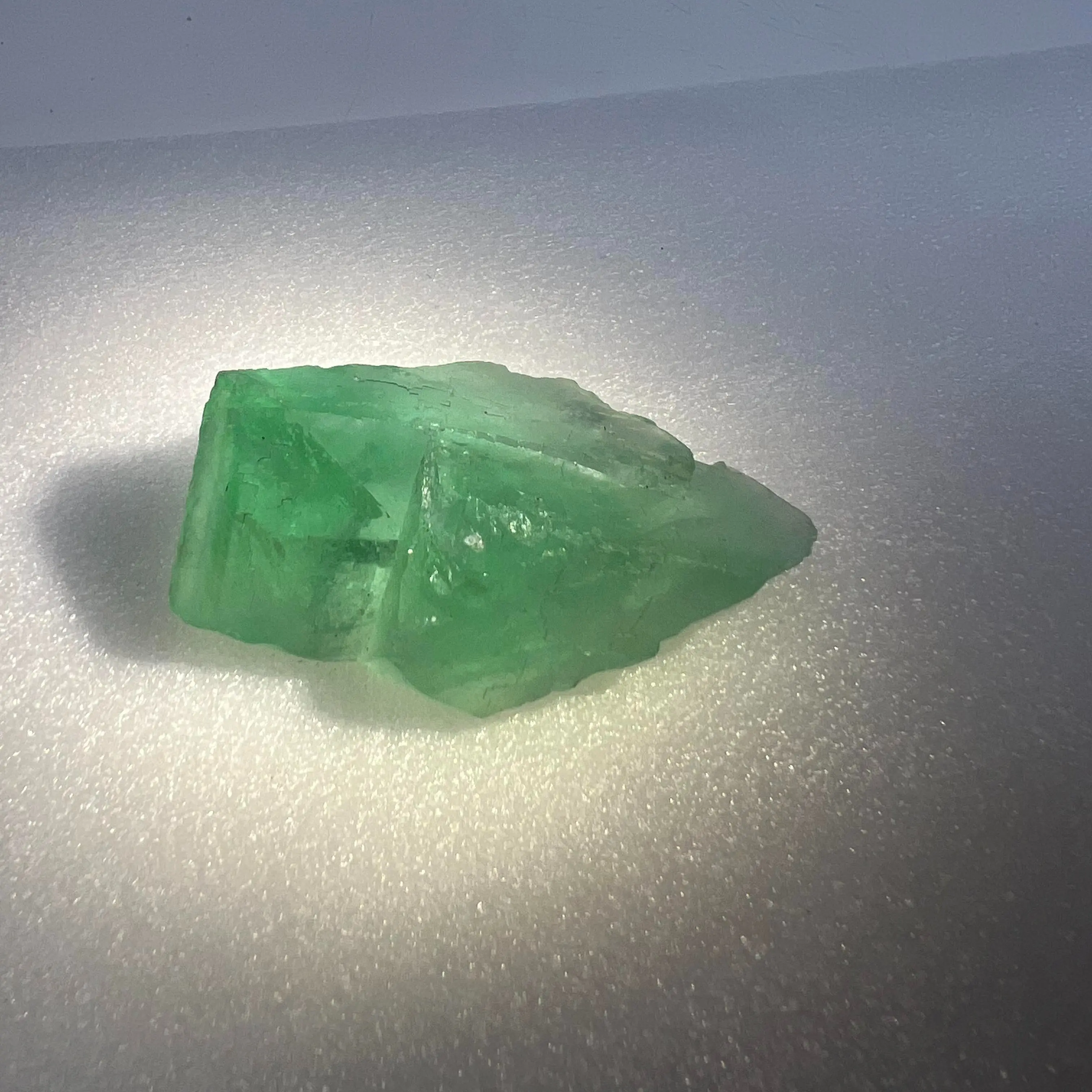 [Fleur de Cristal]Raw Green Fluorite Crystal – Natural Healing Stone