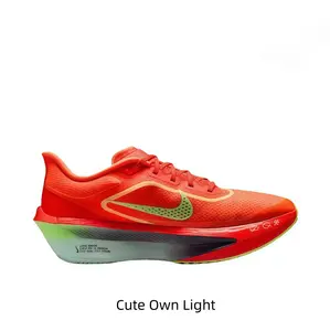 Feather-light mesh upper removes all dragging weight during long-distance jogs