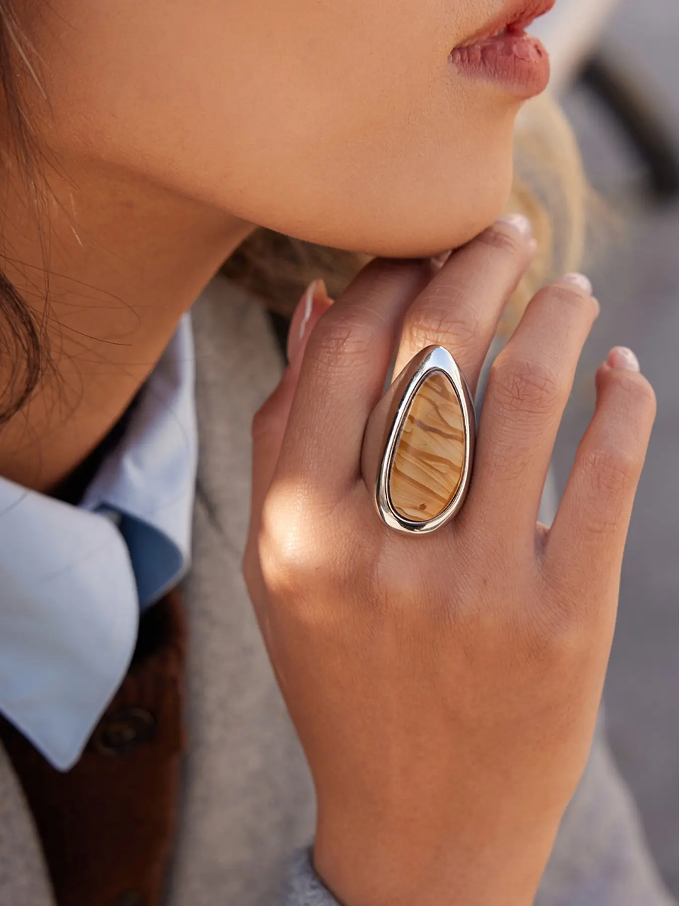 Retro 18K Wood Color Rings Grain Stone Droplet Shaped Open Ring Women Beautiful Rings Elegant Casual Ring Stainless Steel Pendant Rings Waterproof Jewelry Gift
