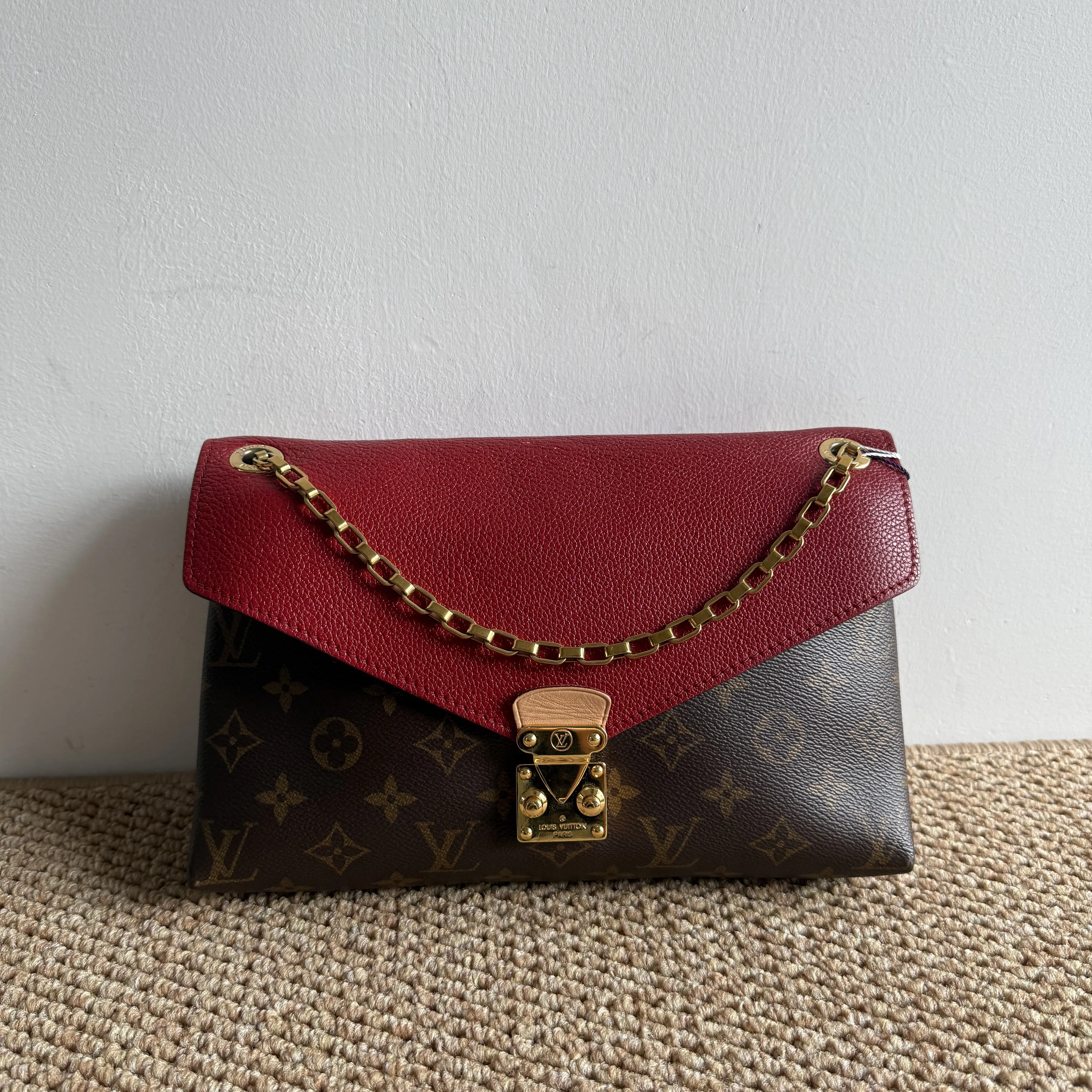 Pre-owned Louis Vuitton Pallas Chain Bag, Red Leather Monogram Envelope Bag, Handbag/Shoulder/Crossbody Bag