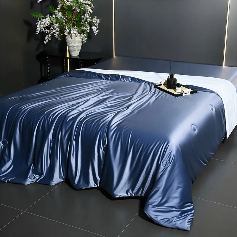 Oil Gloss Summer Cool Blanket, Dual-Sided Cooling Air Conditioning Blanket, Blue Silver Color Options, Smooth Skin-Friendly Thin Blanket