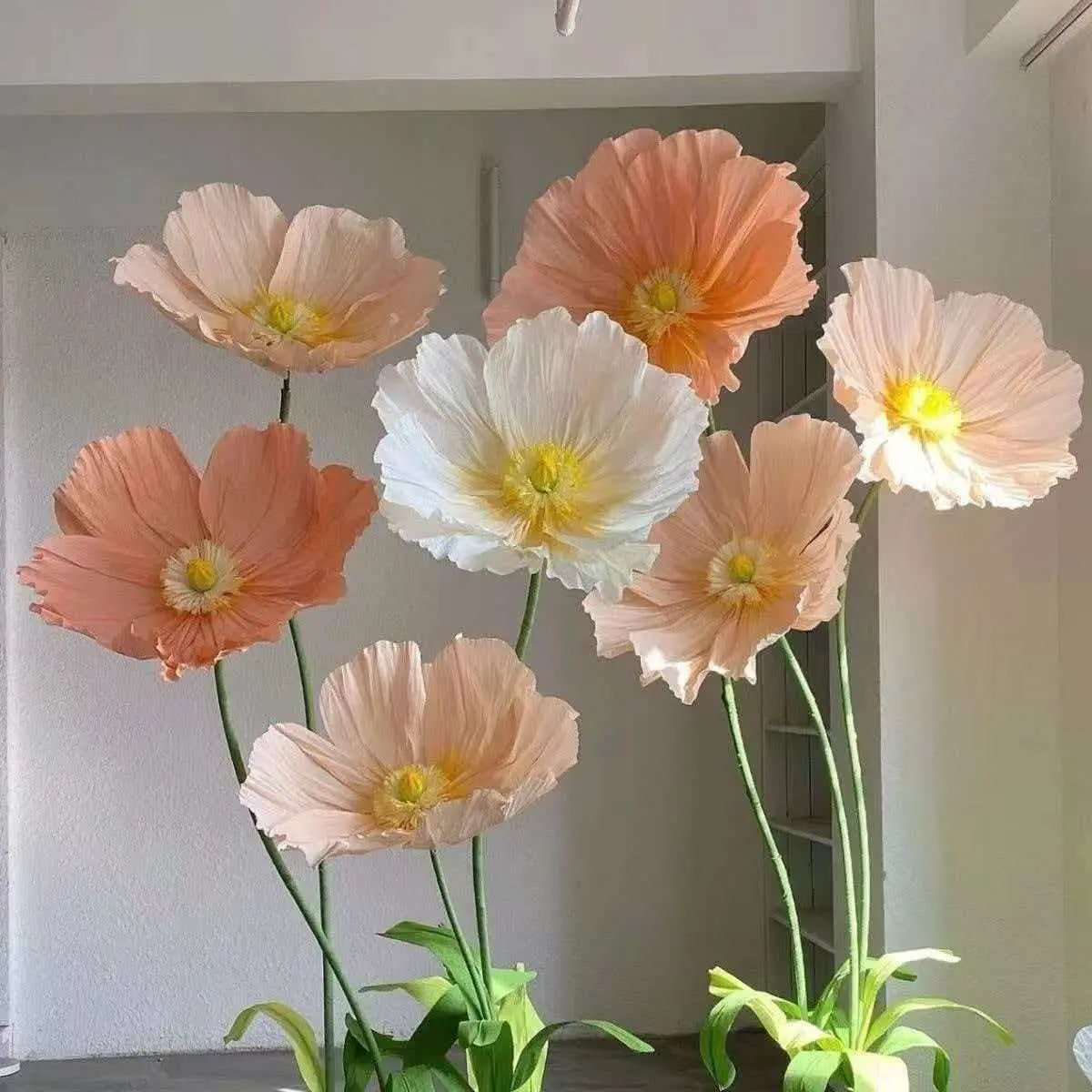 Giant paper poppy flowers, Combo pack, perfect for wedding venue decoration, popular photo props, gardens, balconies, shop window displays, shopping malls, and wedding welcome floral arrangements.