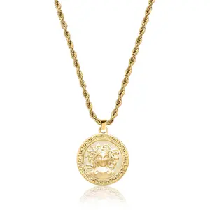 Medusa Pendant Necklace (Gold)