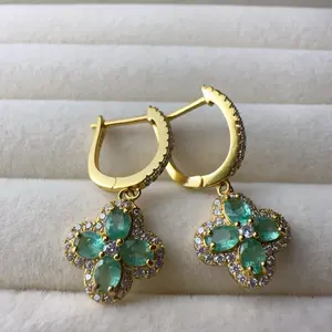 <PingEast jewelry > 925 sterling silver gold-plated four-leaf flower drop earrings set with four 3×4mm Colombian emeralds, with certificate